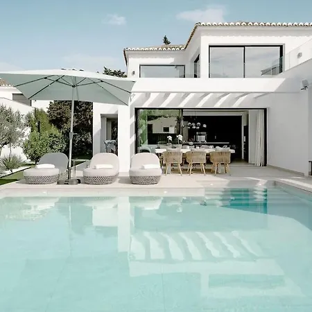 Modern 4 Beds Luxe 550m To Las Canas Beach! Villa *
