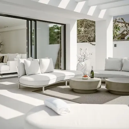 Modern 4 Beds Luxe 550m To Las Canas Beach! Villa *