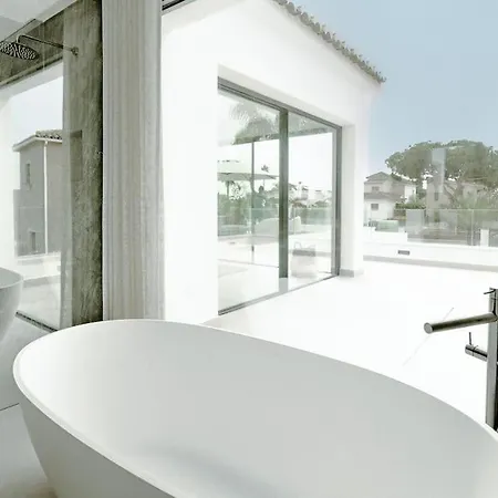 Modern 4 Beds Luxe 550m To Las Canas Beach!