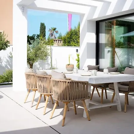 Modern 4 Beds Luxe 550m To Las Canas Beach! Villa